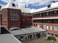 Serneke bygger om och till anrika Bäckängsgymnasiet i Borås. 