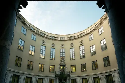 Midroc hyr ut i Tändstickspalatset