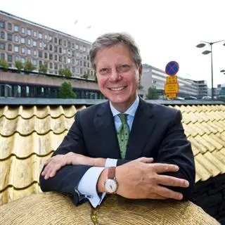 Han tar 
över efter Sööder