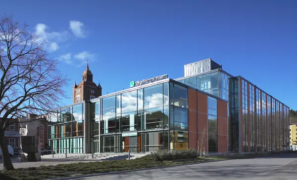 Husvärden fyller på i Krokslätts Fabriker