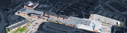 Pressade danskar säljer Angered Centrum