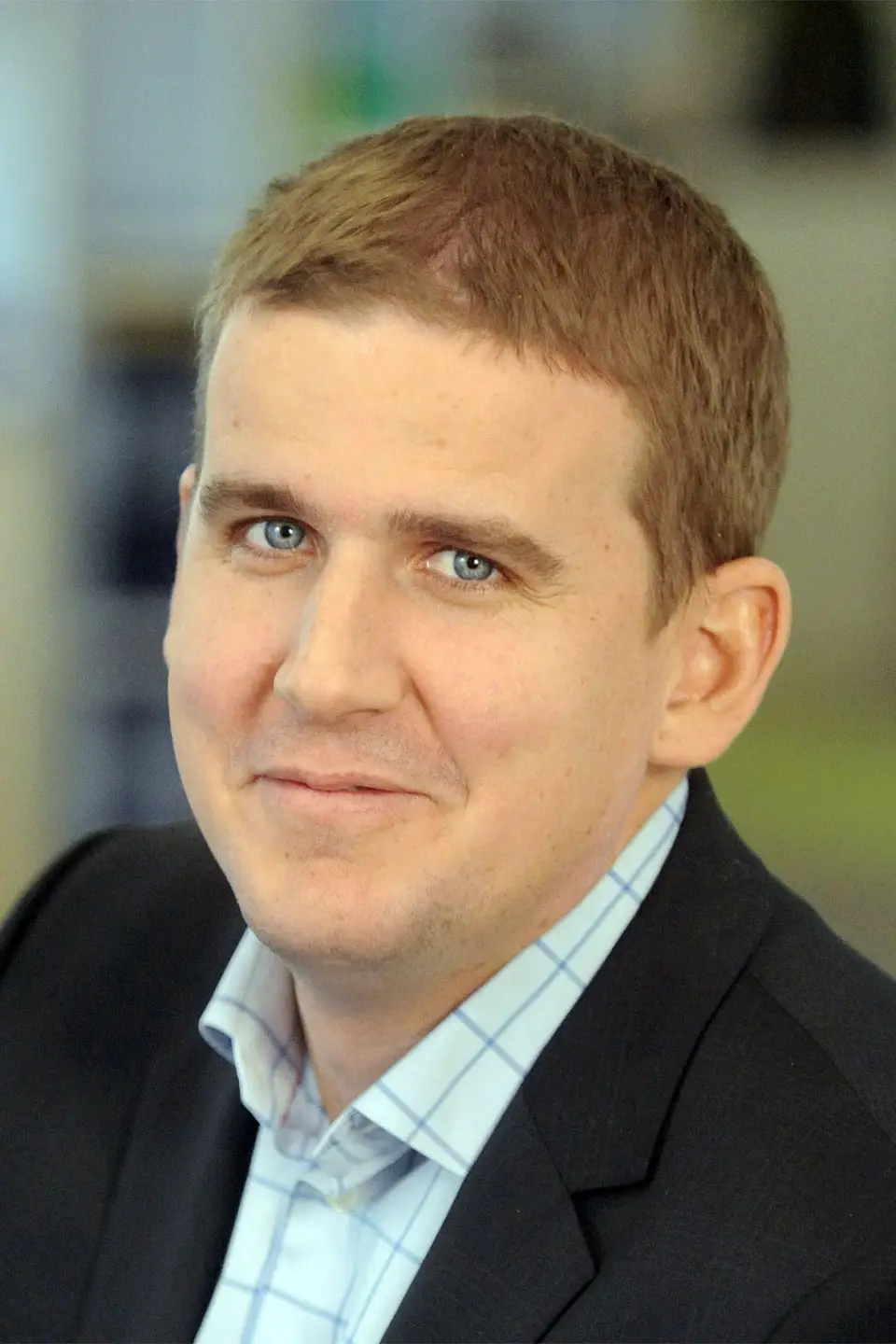 Han efterträder Richard Hultin