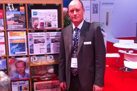 Bengtsson visar upp sig 
själv och Aberdeen på Expo Real