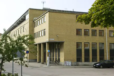 Sveareal säljer sina enda bostadsfastighet