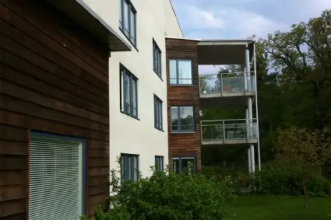 Hemsö köper äldreboende i Västerås
