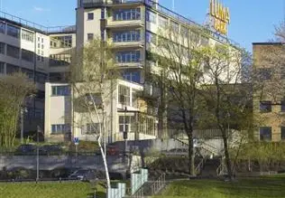 Två uthyrningar i Lumafabriken