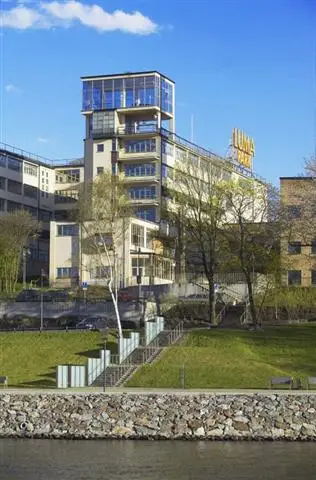 Två uthyrningar i Lumafabriken
