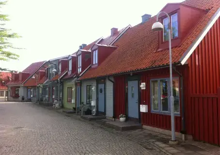 Derome köper i Falkenberg