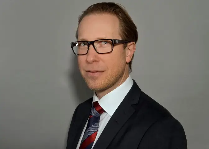 TIAA Henderson förstärker