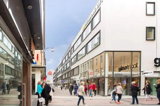 Tre nya fyller upp Perukmakaren i Göteborg