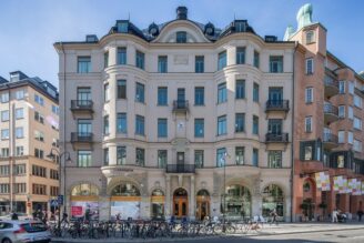 JLL och Tenzing flyttar ihop
