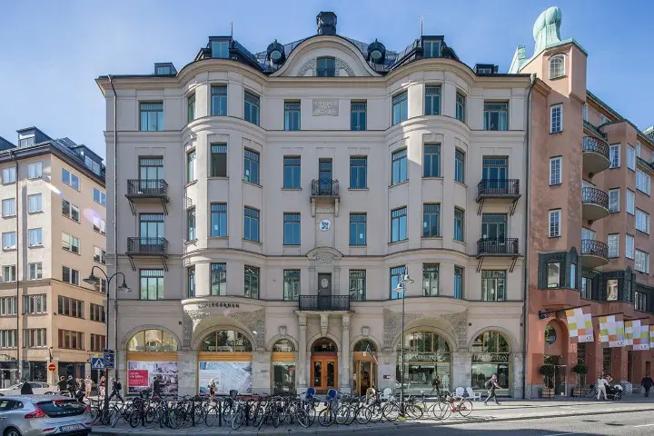 JLL och Tenzing flyttar ihop