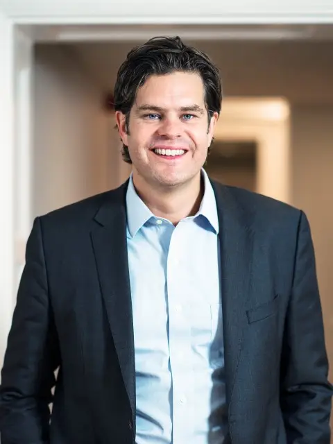 Foyen förstärker med fastighetsspecialist