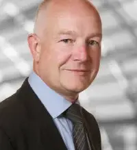 Lange lämnar byggnadsnämnden