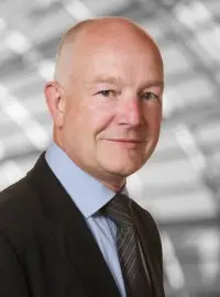Lange lämnar byggnadsnämnden