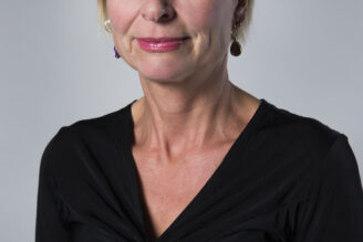 Hon inledningstalar på Fastighetskvinnan
