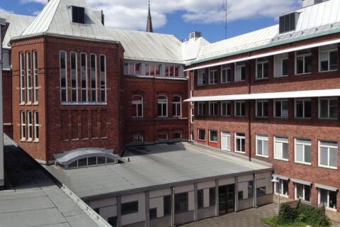 Serneke bygger om skola i Borås