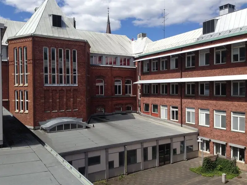 Serneke bygger om skola i Borås