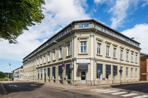 Kungsleden säljer allt i Vänersborg och Mariestad