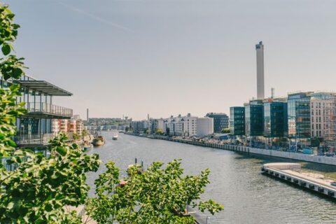 Skanska gör dubbla uthyrningar i Sthlm New