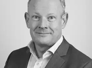 Nipstrand ser förvaltarrollen som bortglömd