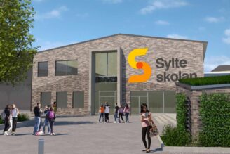 Serneke skriver avtal om projekt i Trollhättan