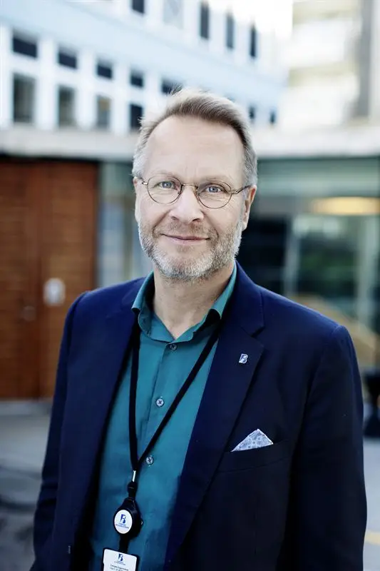 ”Det är lite motsägelsefullt”