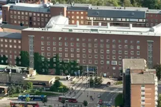 Niam får vänta – försäljningen av Gamla Karolinska uppskjuten