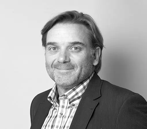 Därför går han till det utskällda bolaget