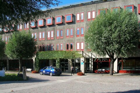 Familjebostäder flyttar in i Telestaden