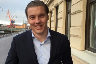 Mike förstärker med transaktionsrådgivare