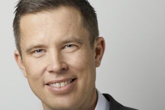 SSM sparkar Mattias Roos – han ersätter