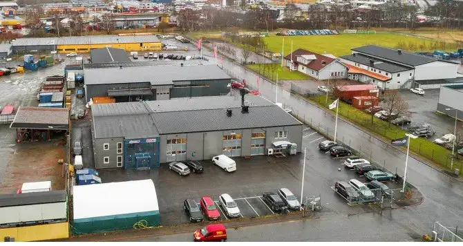 Fyra industrifastigheter i sale and leaseback-affär