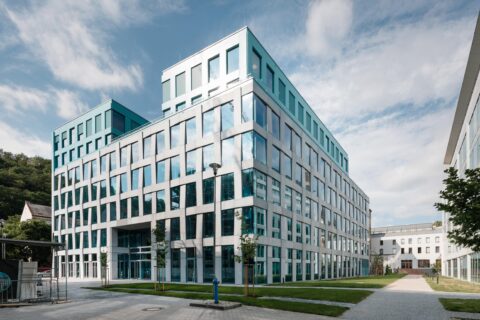 Skanska halvmiljardsäljer i Prag