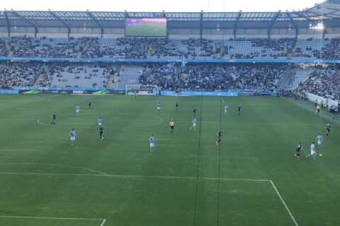 Allsvenskan sparkar igång – vem äger fotbollsarenorna?