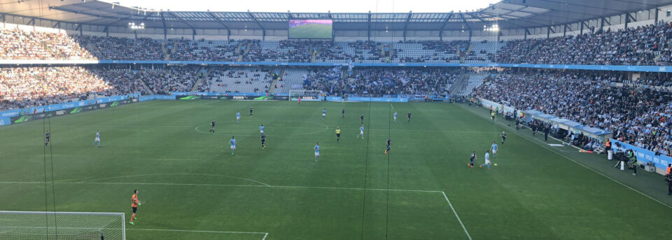 Allsvenskan sparkar igång – vem äger fotbollsarenorna?