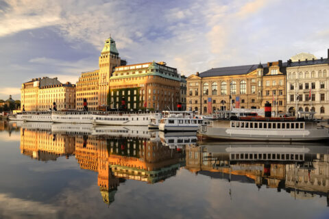 Debatt: ”Stockholm stads villkor gör det omöjligt för bostadsrättföreningar att köpa marken”