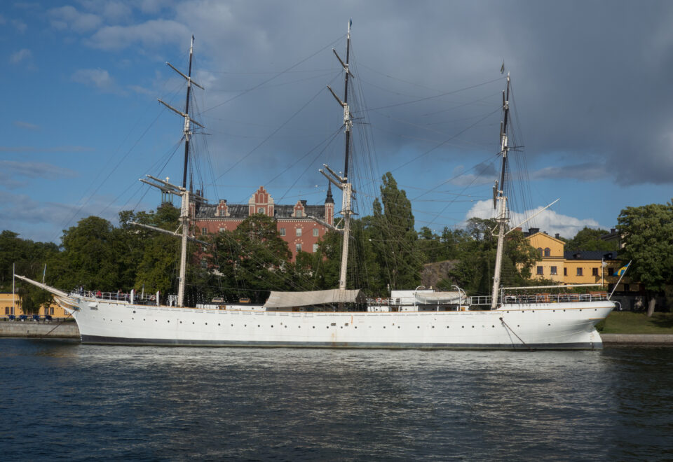 Noll intressenter när staden försöker sälja anrikt skepp