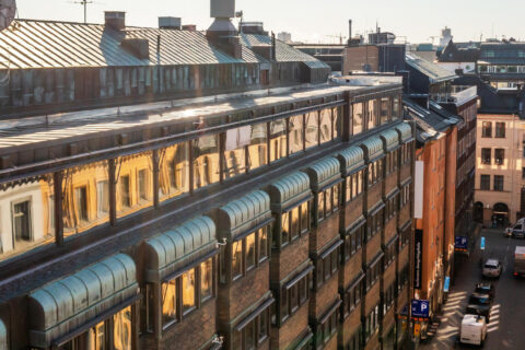 Barings säljer i Stockholm