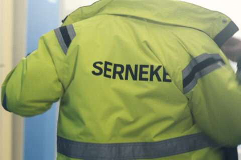Serneke hävde kontrakt – stäms på 392 miljoner kronor