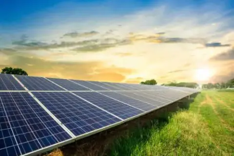 Sens går vidare med en av Sveriges största solkrafts- och batteriparker