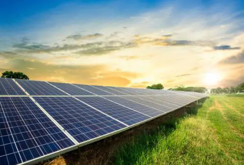 Sens går vidare med en av Sveriges största solkrafts- och batteriparker