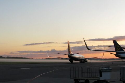 …Och tecknar avtal med Los Angeles International Airport
