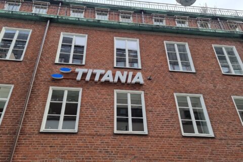 Titania förvärvar egna obligationer
