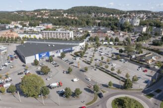 Hansainvest Real Assets säljer handelsfastighet i Borås