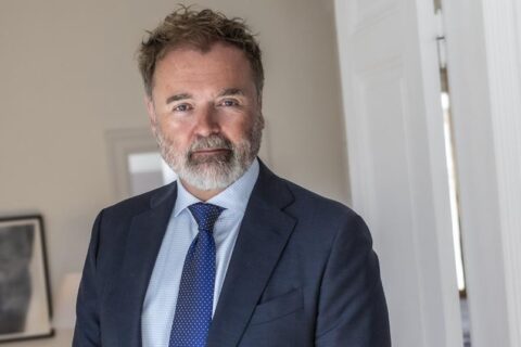 Fastator minskar substansvärde och skuldsättning
