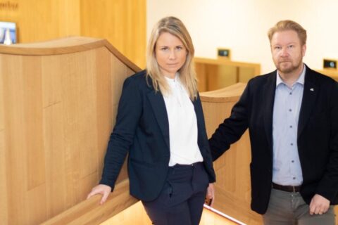 “Regeringens budget för återhållsam”
