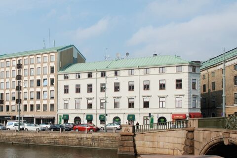 Stadens första fastighetsköp ska renoveras – Michelin-restaurang måste stänga