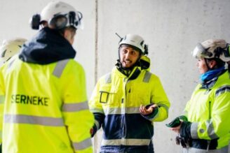 Serneke Sverige mot konkurs – Doxa skakar på huvudet