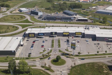 Svenska Handelsfastigheter tecknar nya avtal med Dormy och Thansen
